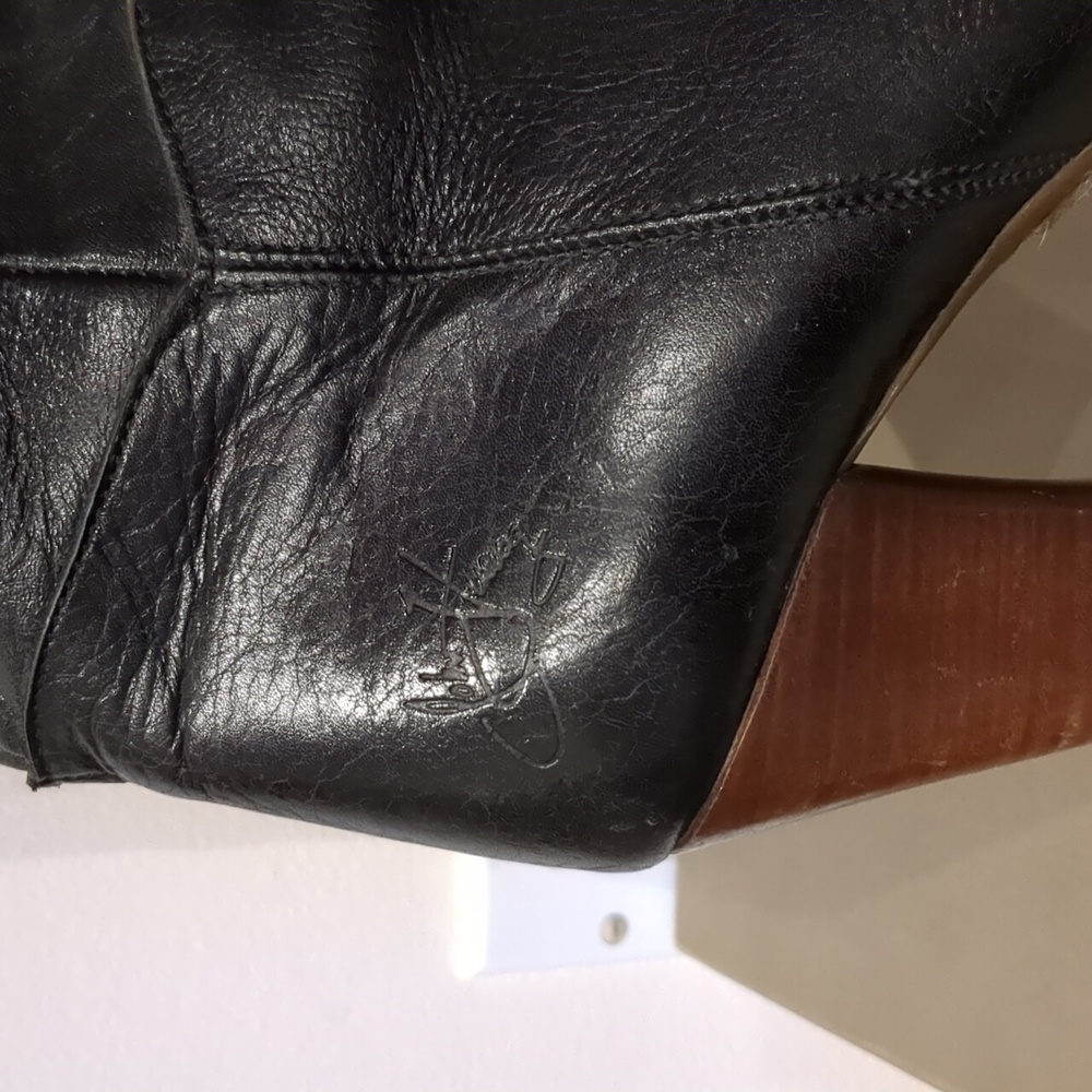 Extremely rare black Operetta style Fluevog boots - Picture 3 of 5